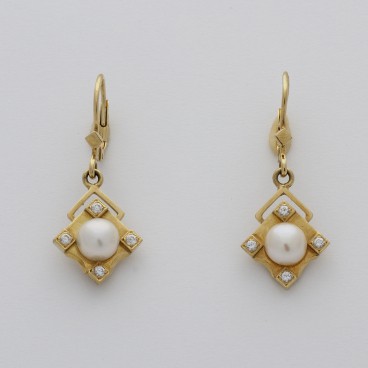 gold earrings with pearls and cubic zirconia